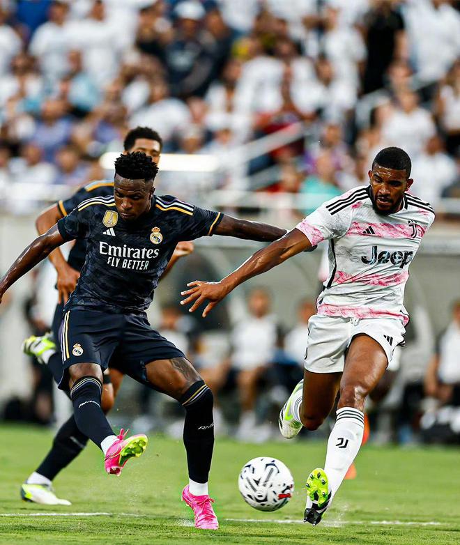 皇马狂胜尤文,本泽马阿富埃斯连入两球 皇马狂胜尤文,本泽马阿富埃斯连入两球