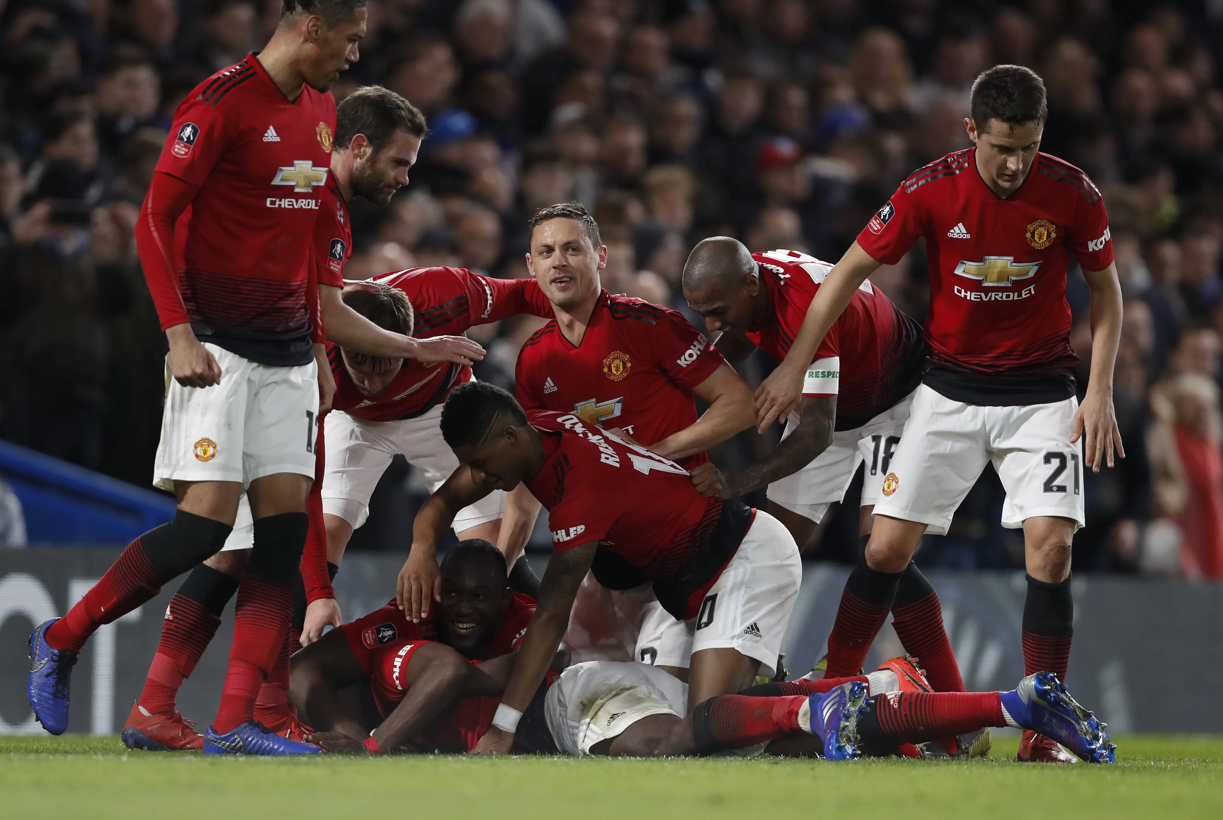 尤文图斯主场战胜那不勒斯,迪巴拉破门梅开二度 尤文图斯主场战胜那不勒斯,迪巴拉破门梅开二度