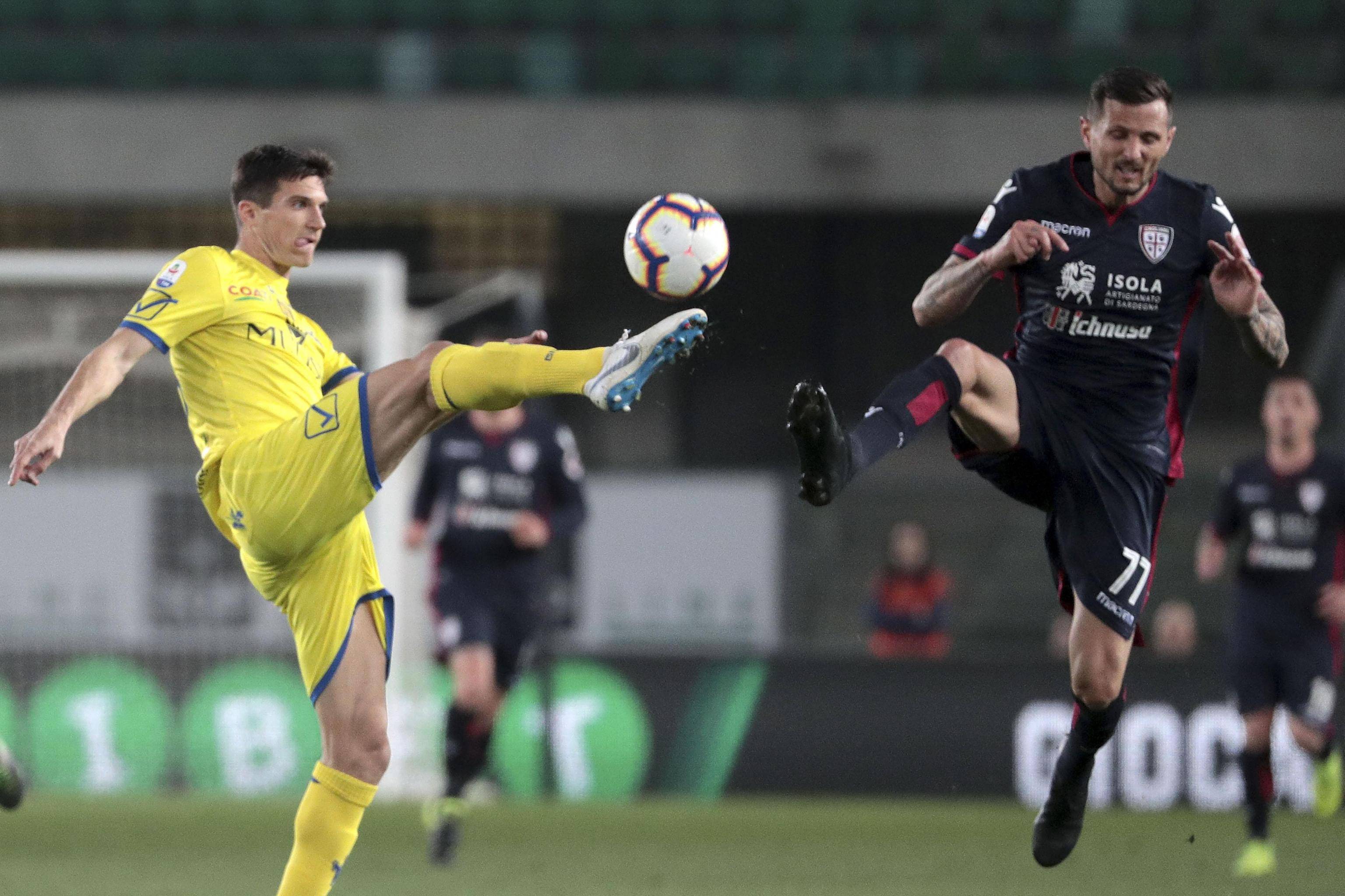 FB体育-意甲比赛惊现黑马!豪门遭遇压力