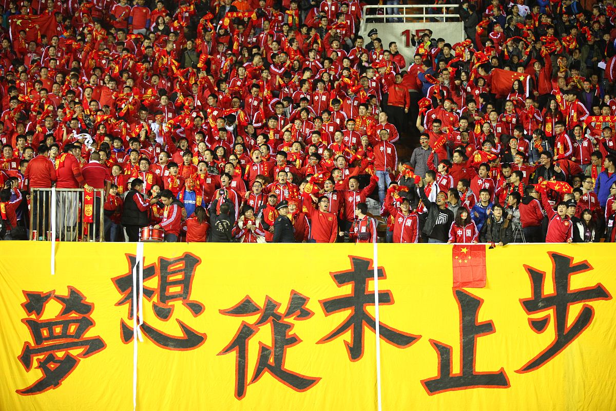 FB体育官网-无畏对手,球队全力以赴夺得比赛的胜利