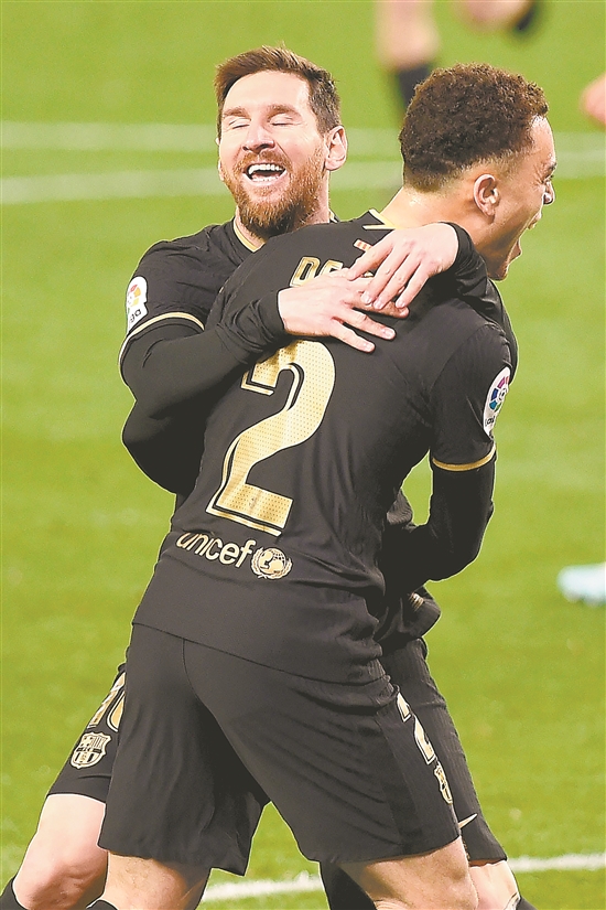 FB体育官网-皇家社会客场逆转取得胜利,领头羊的位置更加牢固