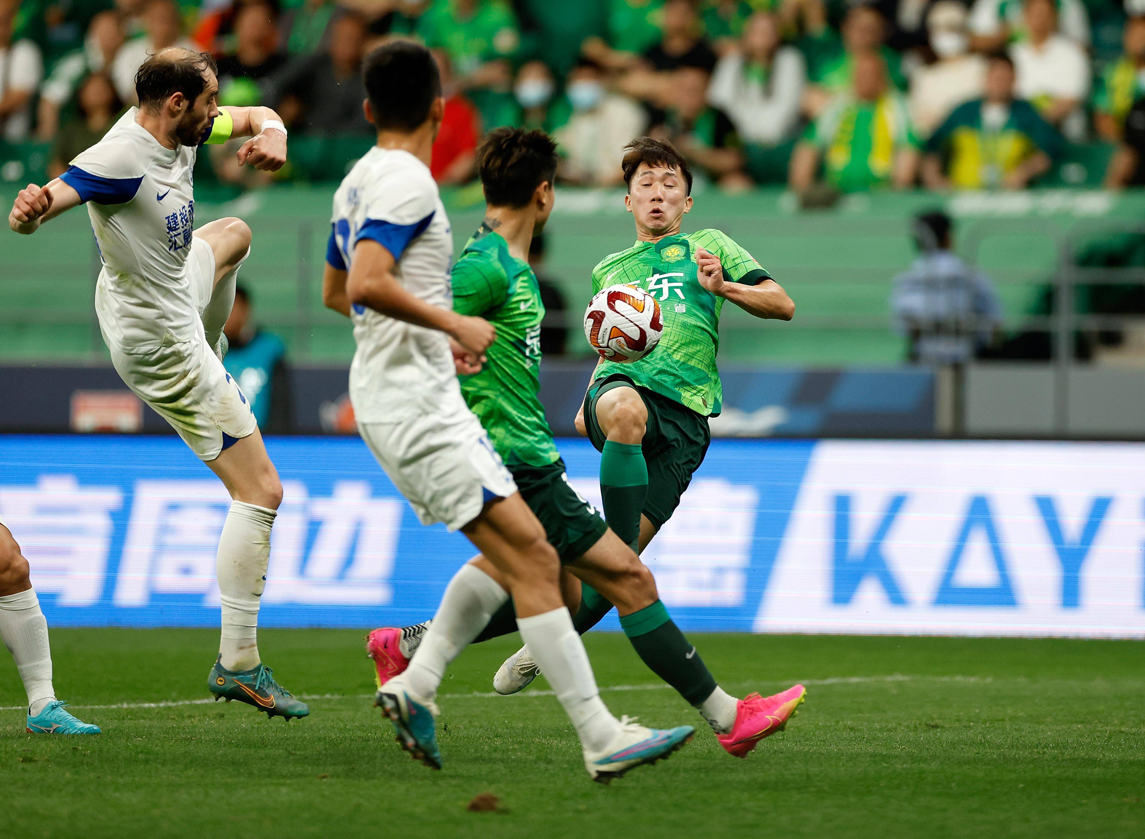 俱乐部球队新引进名宿退役球员加强实力 俱乐部球队新引进名宿退役球员加强实力