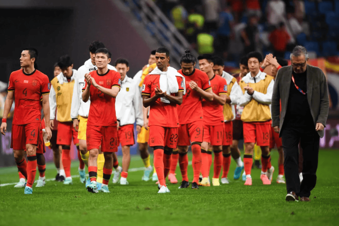 联赛战绩不佳,球队正考虑换帅 联赛战绩不佳,球队正考虑换帅