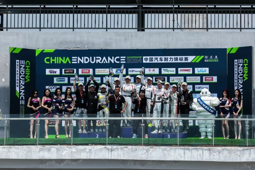 欧洲锦标赛车队斩获胜利,赢得16强通行证! 欧洲锦标赛车队斩获胜利,赢得16强通行证!