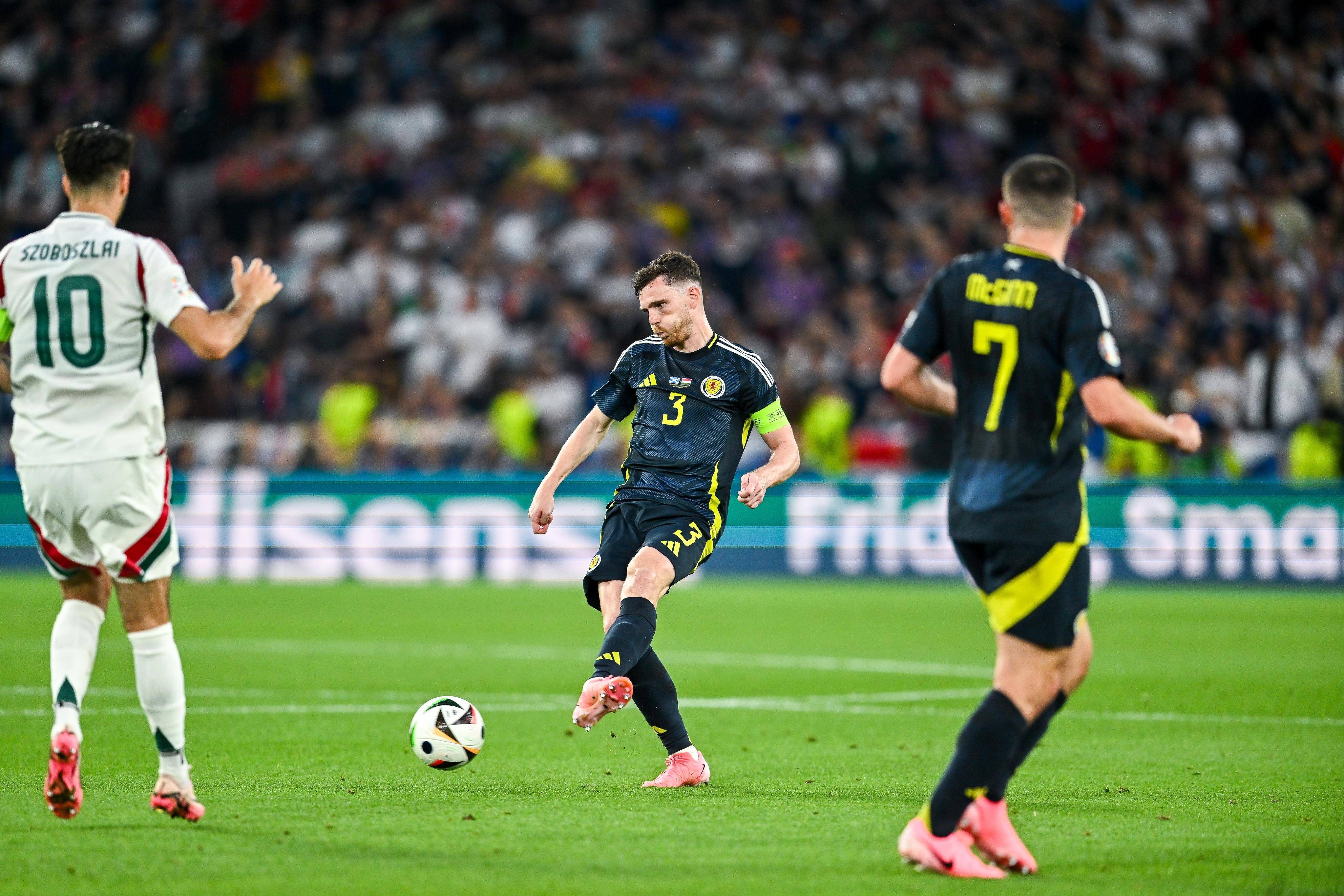 瑞士队逆袭晋级,期待下一轮对决 瑞士队逆袭晋级,期待下一轮对决