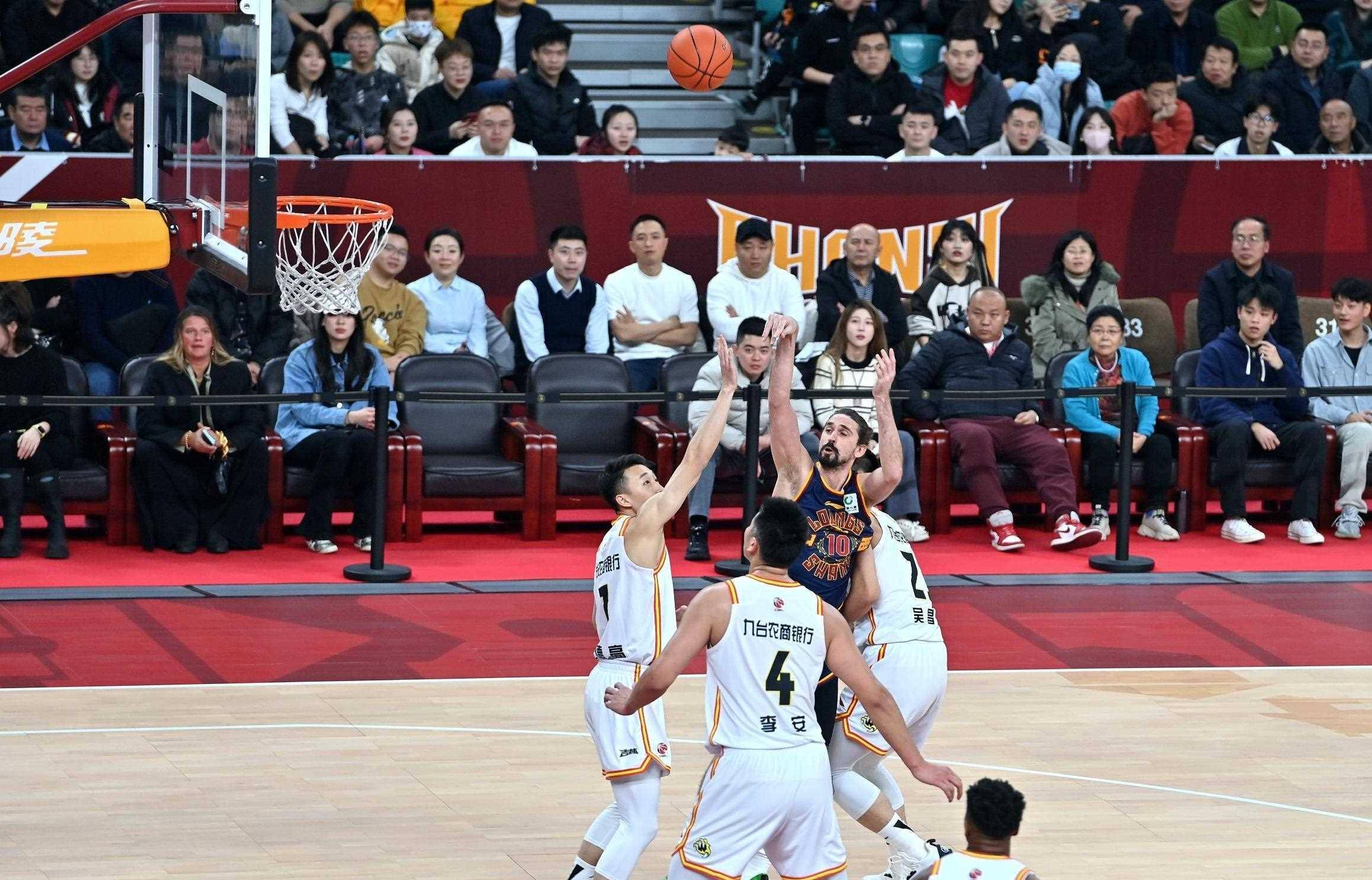 FB体育官网-吉林男篮战绩喜人,夺得关键一胜