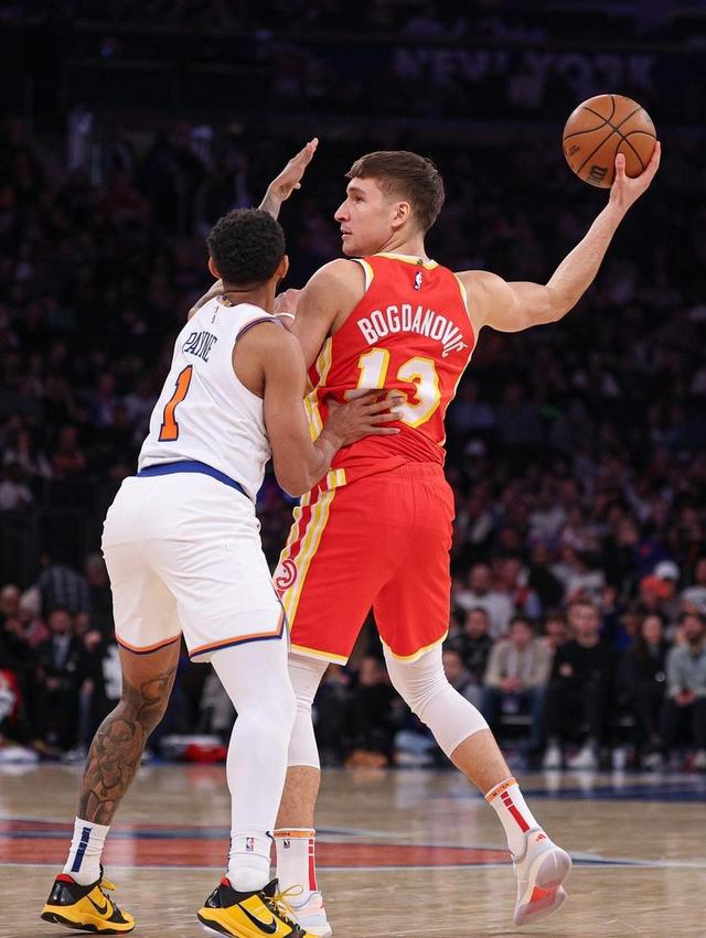 FB体育官网-尼克斯稳操胜利,全队斗志昂扬