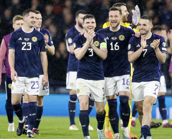 欧洲预选赛实况：各路豪强争夺晋级权