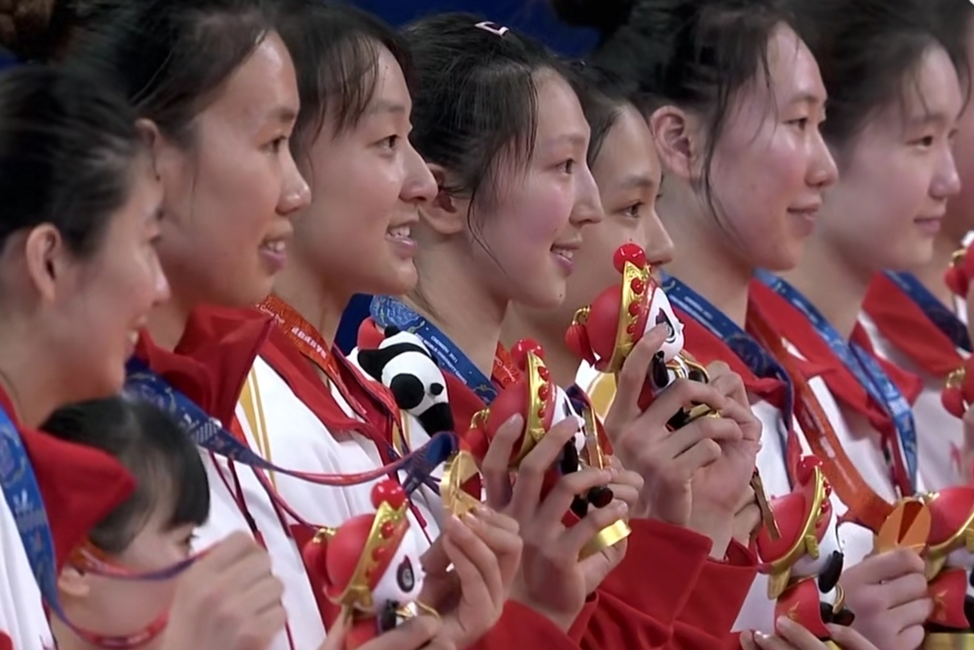 FB体育平台-夺冠热门:女队实力强劲,将冲出重围夺得冠军