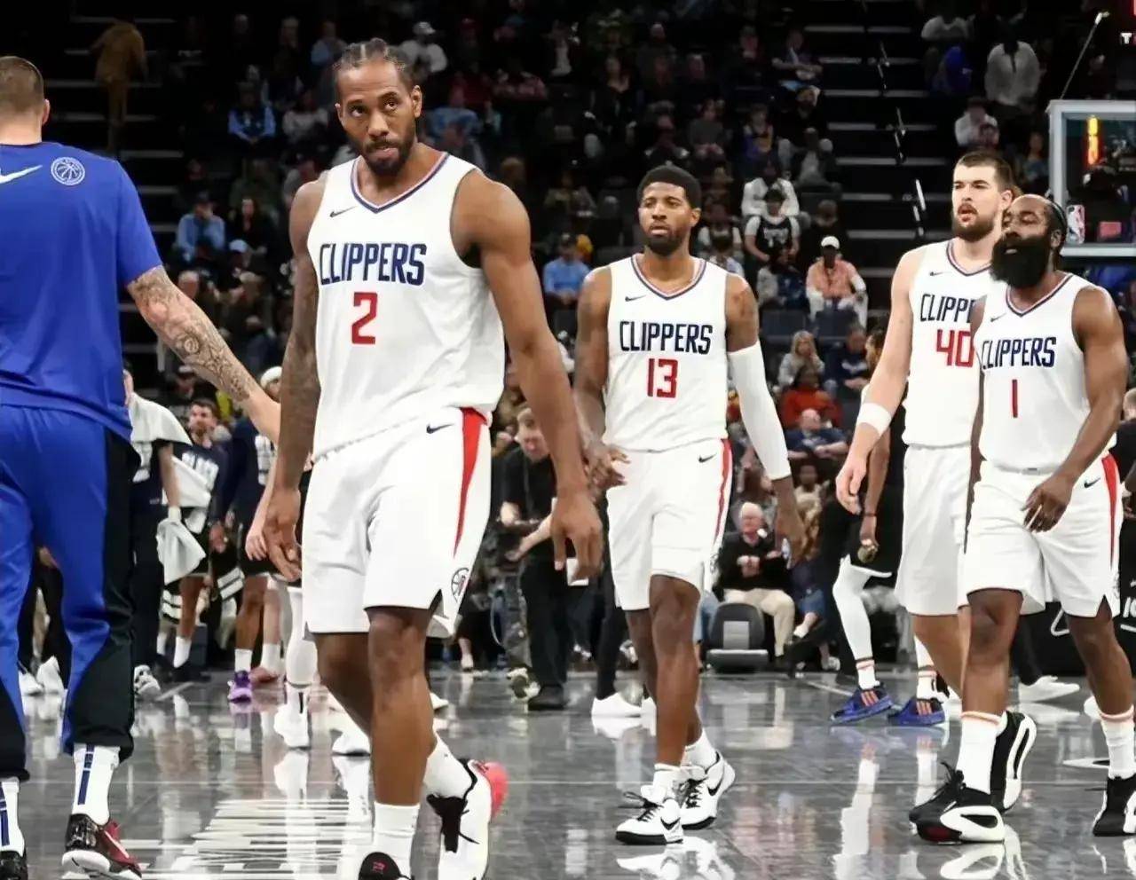 FB体育-快船大胜对手,球员表现出色