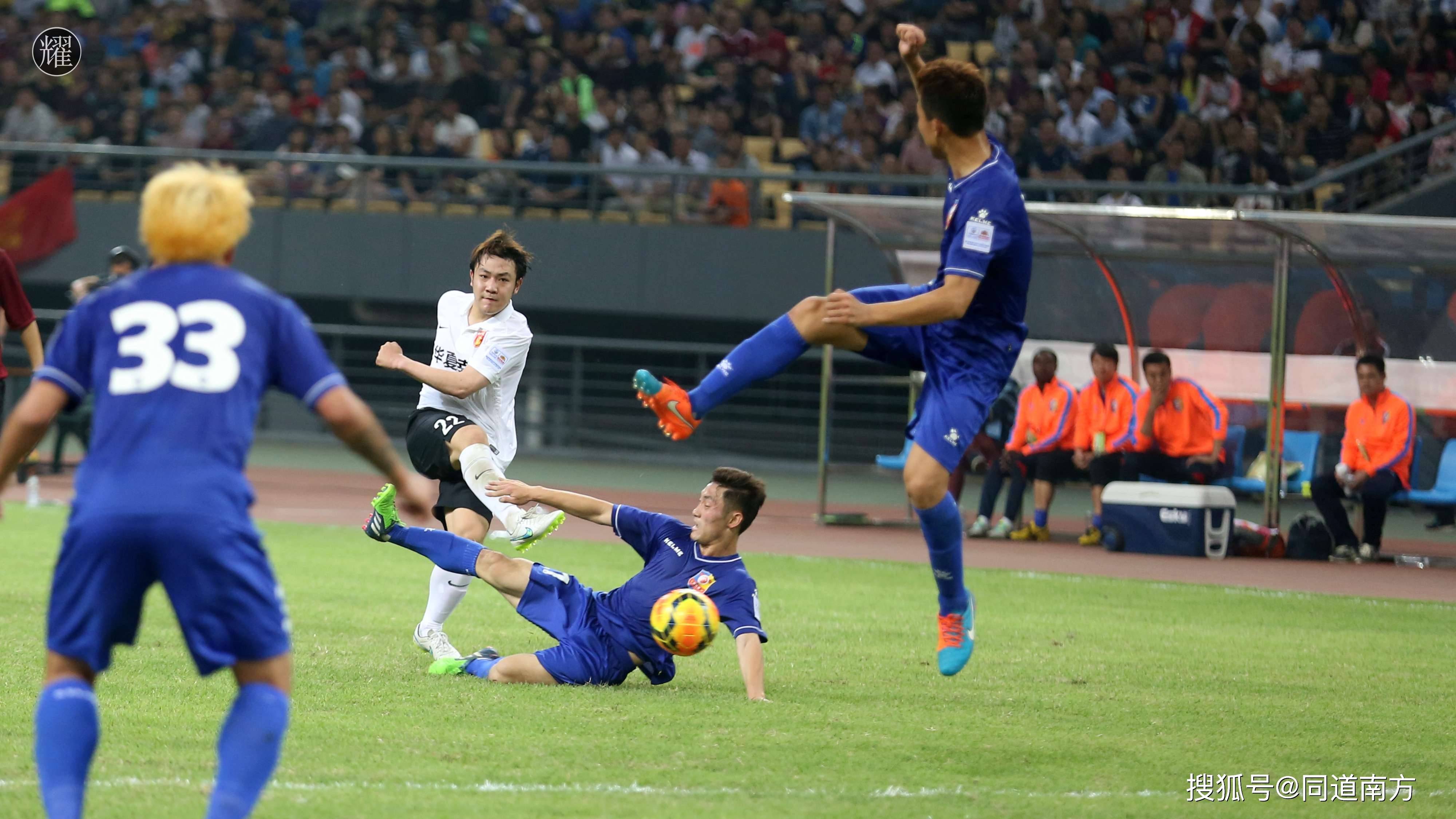 FB体育官网-河北华夏幸福主场不敌深圳佳兆业,遭遇连败