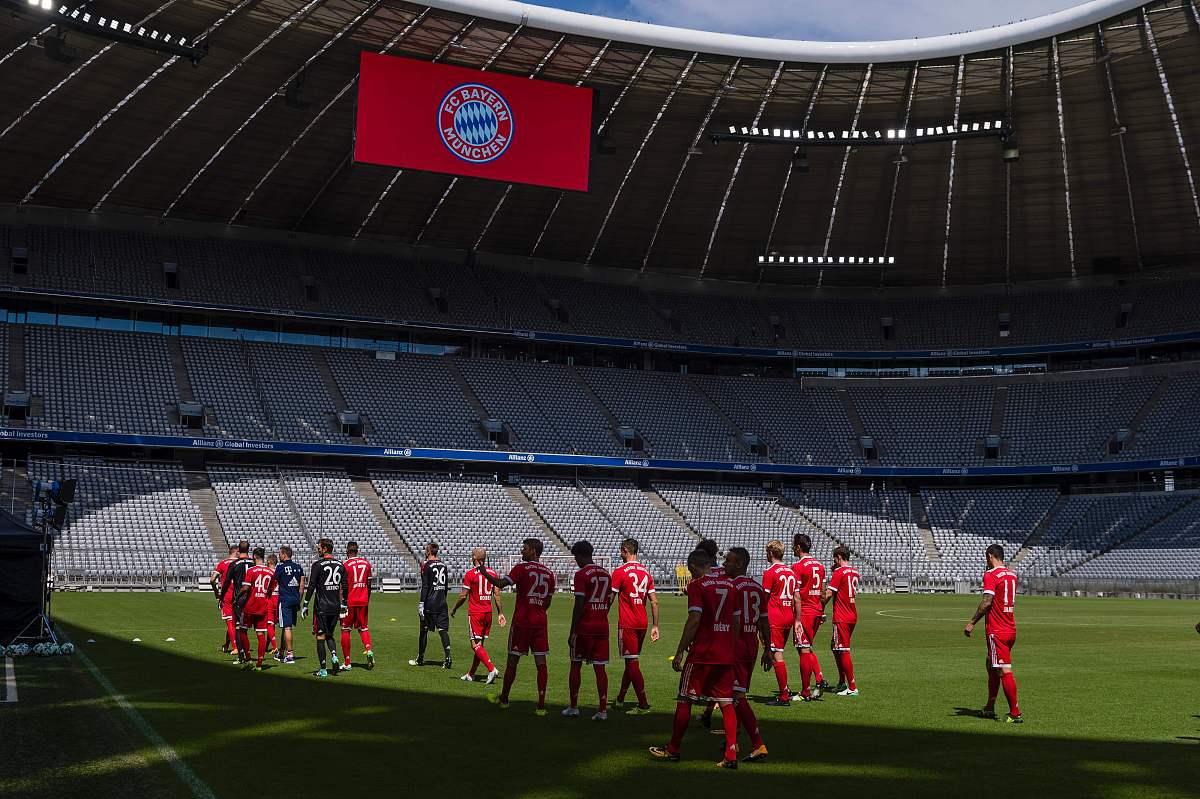 劲旅交手,足球赛事激发球迷狂热 劲旅交手,足球赛事激发球迷狂热