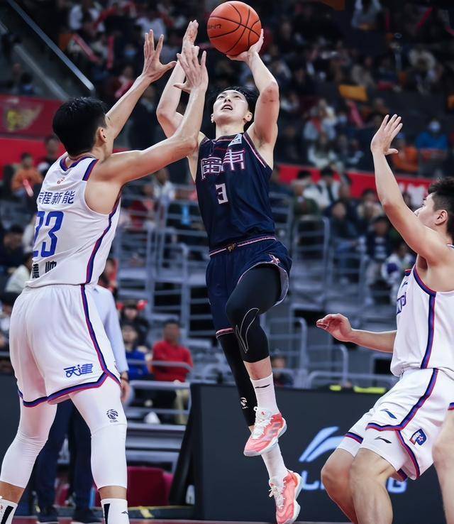 FB体育官网-灰熊连胜收官,期待下赛季更上一层楼