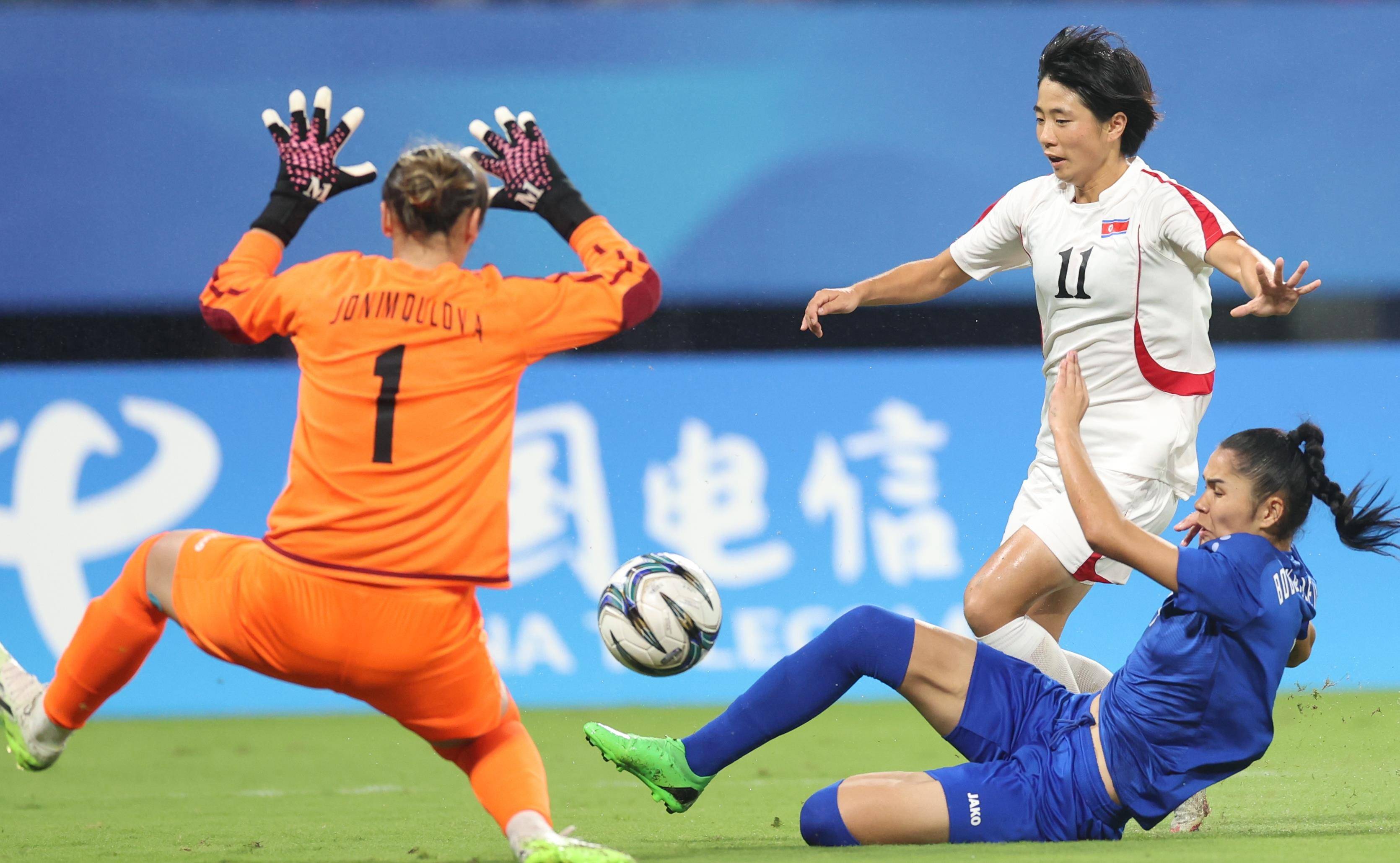 亚洲女子足球锦标赛,局势激烈紧张 亚洲女子足球锦标赛,局势激烈紧张