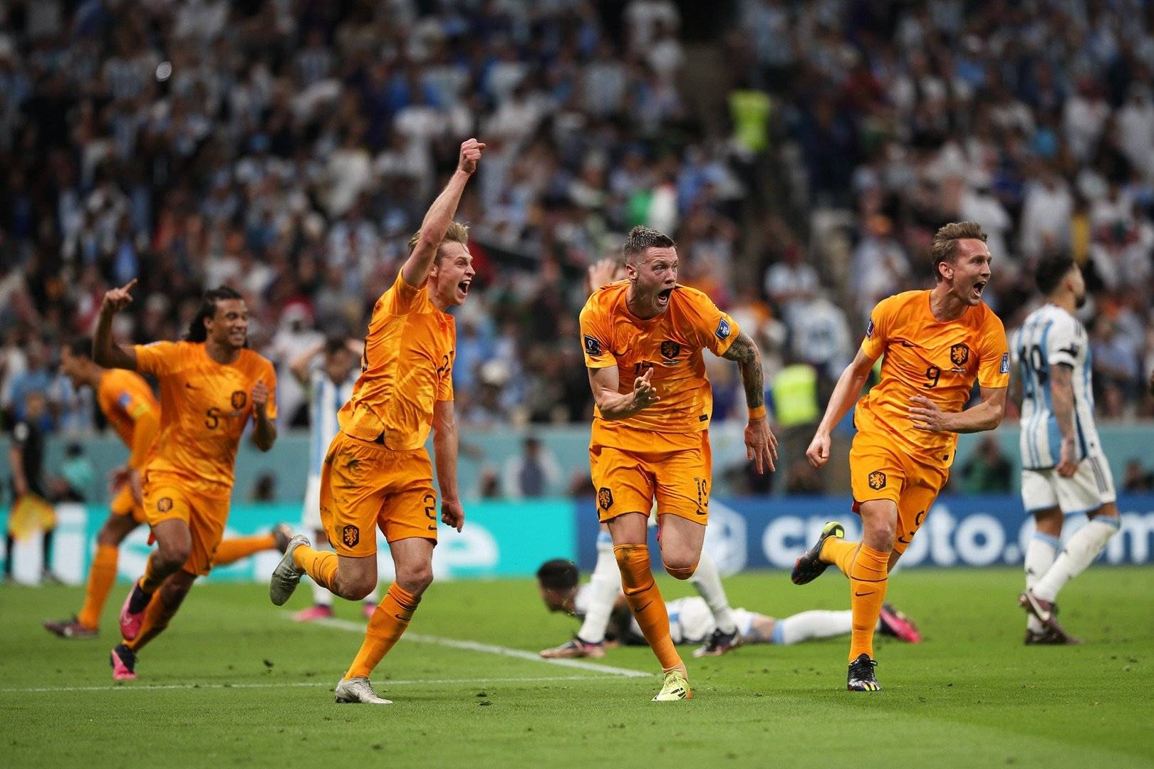 FB体育-波黑队表现出色,挺进欧预赛半决赛!