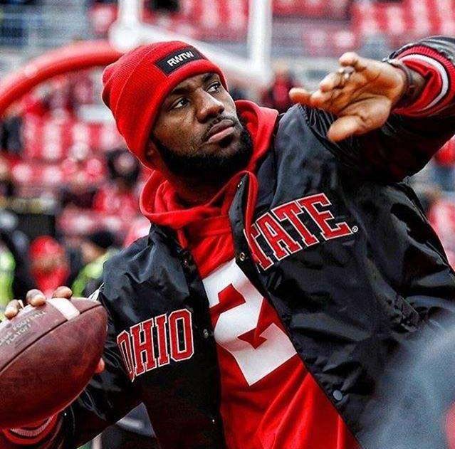 墨西哥选手在橄榄球比赛中崭露头角 墨西哥选手在橄榄球比赛中崭露头角