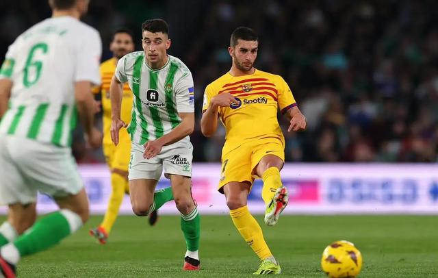 FB体育平台-托雷维耶哈客场大胜皇家贝蒂斯,小莱斯两球绝杀