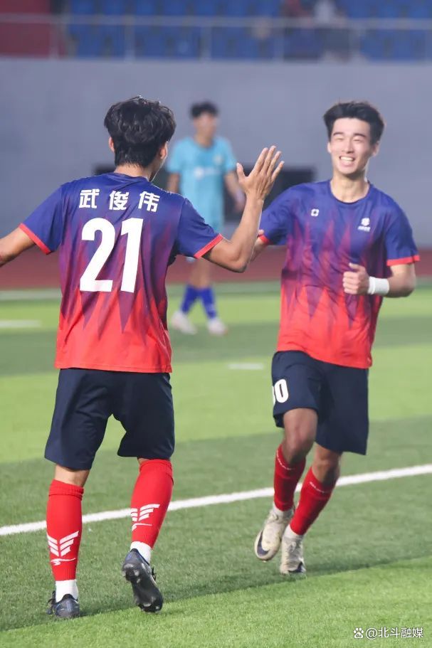 青海足球队实力强劲,谋取豪取! 青海足球队实力强劲,谋取豪取!