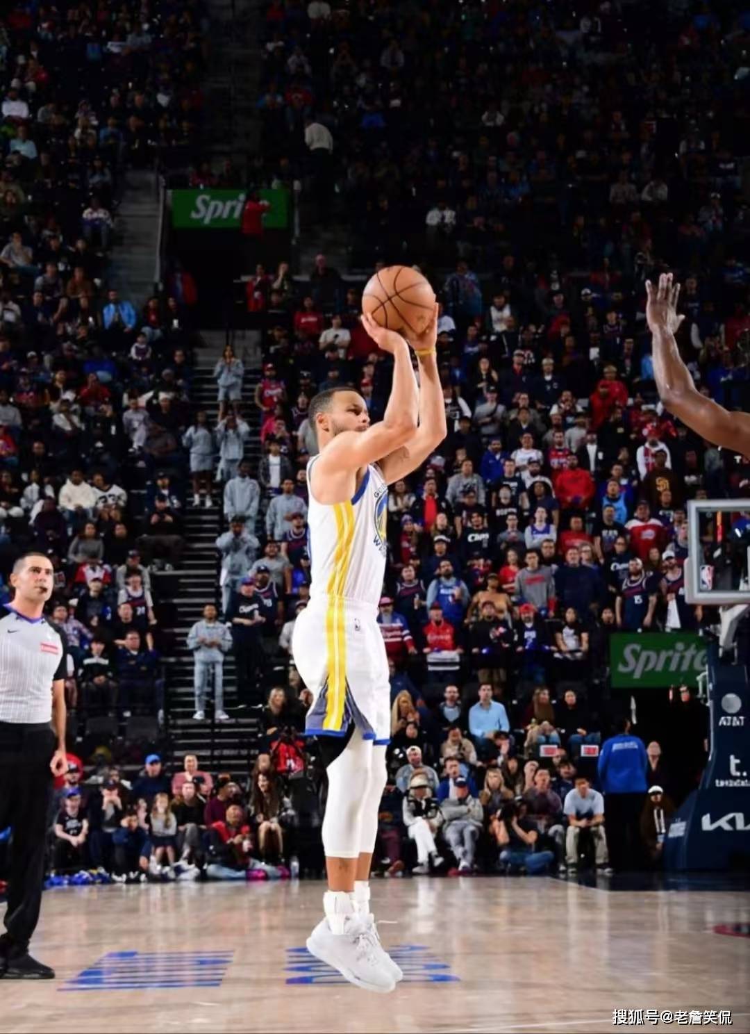 FB体育官网-勇士再度落败,库里三分命中率低迷