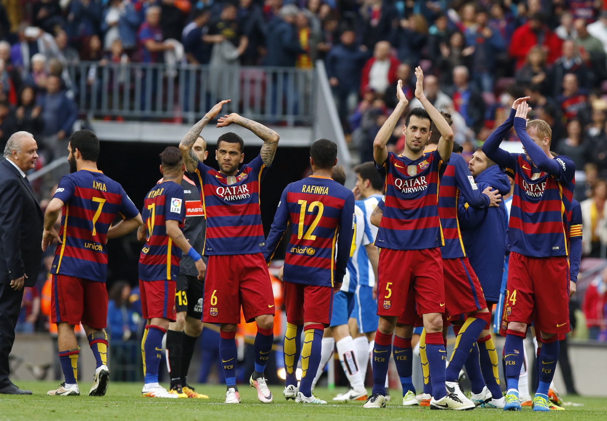 FB体育官网-西甲卫冕冠军夺得首胜,坚定捍卫王者地位