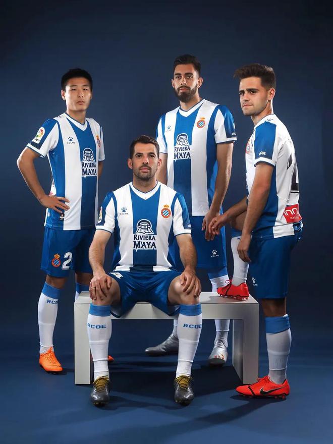 瓦伦西亚城主场大胜,球迷欢呼雀跃 瓦伦西亚城主场大胜,球迷欢呼雀跃