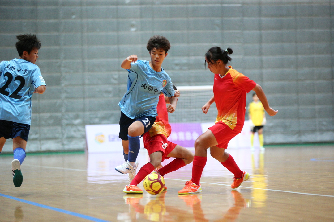 FB体育官网-亚洲女足比赛冠军问鼎，球队庆祝胜利