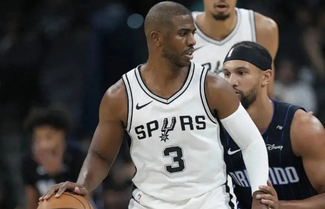 FB体育平台-马刺后卫连续比赛表现抢眼,成为球队核心