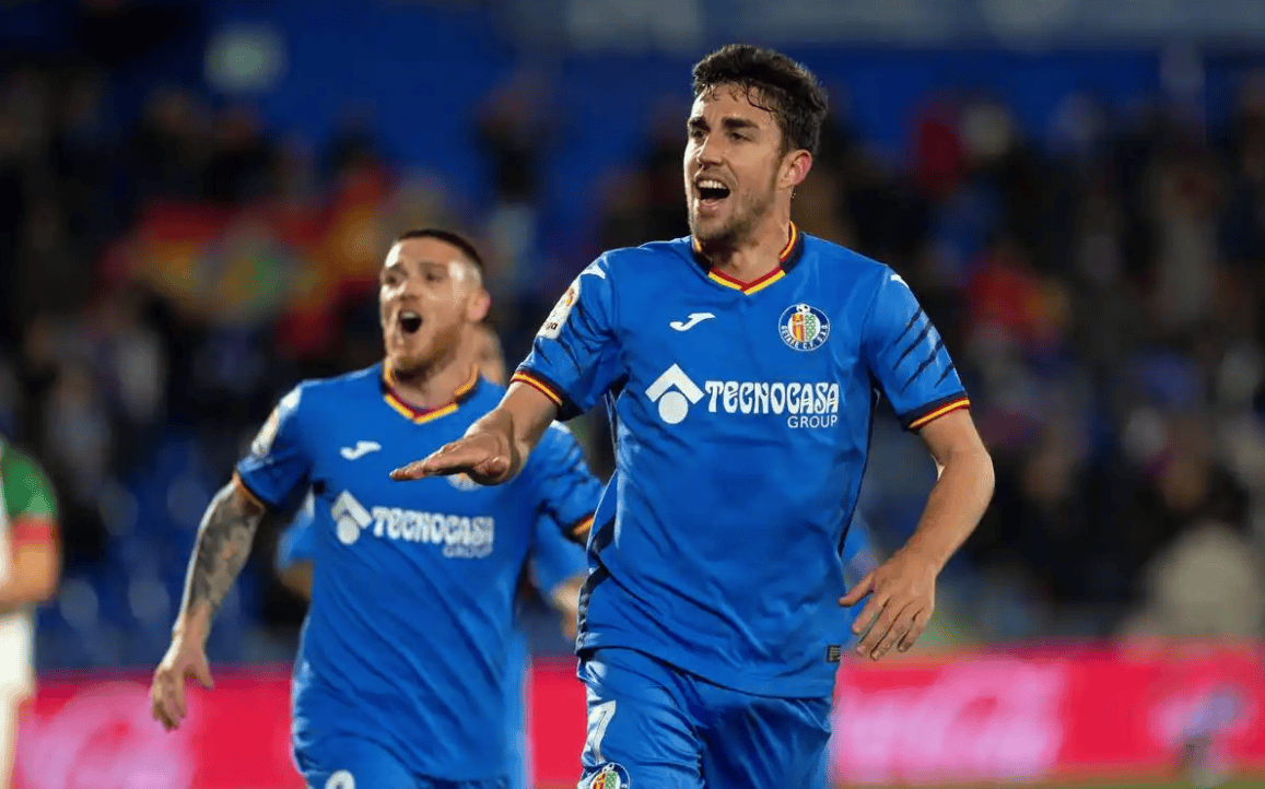 锡耶纳力克都灵,取得保级关键胜利 锡耶纳力克都灵,取得保级关键胜利