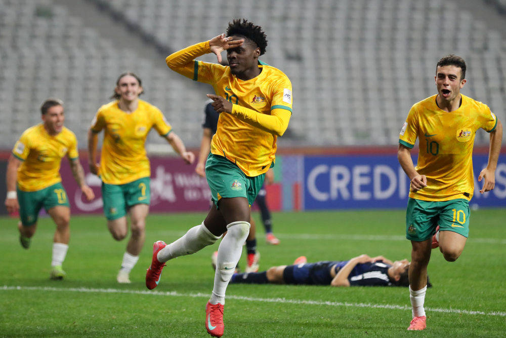 FB体育官网-勒沃库森大胜法兰克福,稳固积分榜位置