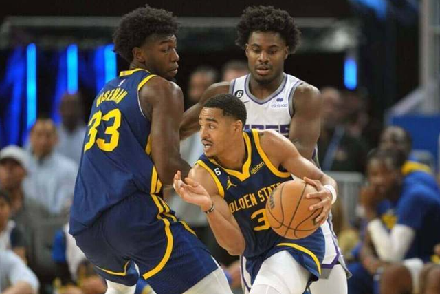 新西兰球队击败对手，演绎奋勇一战