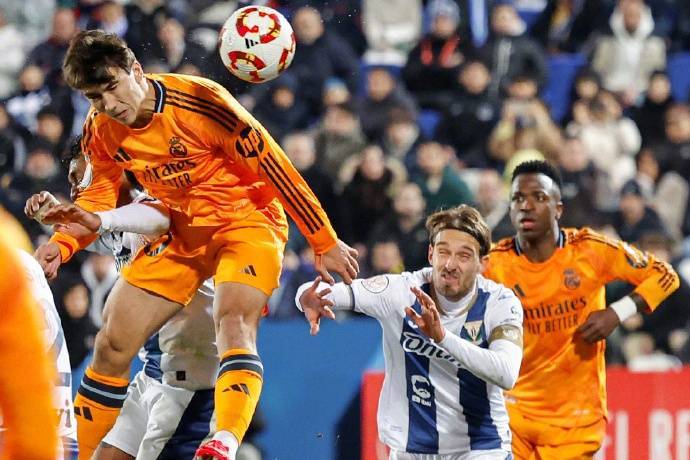 曼城队计划在主场对阵皇家马德里 曼城队计划在主场对阵皇家马德里