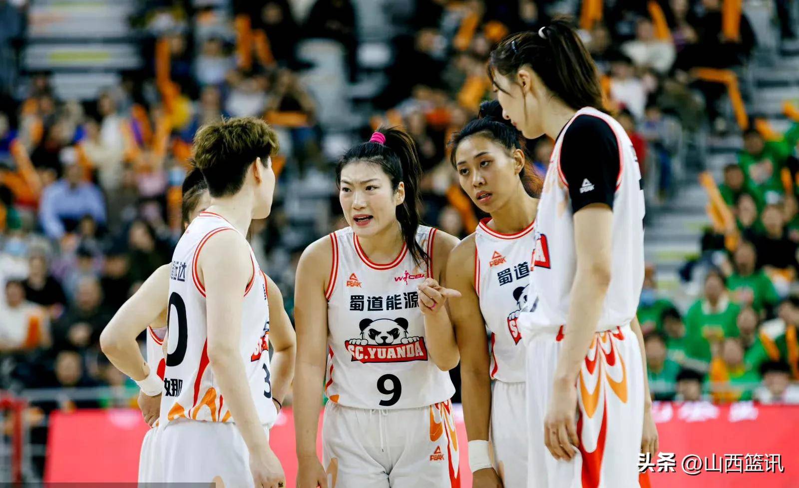 FB体育-北极洲女篮精英联赛季后赛开战,悬念重重