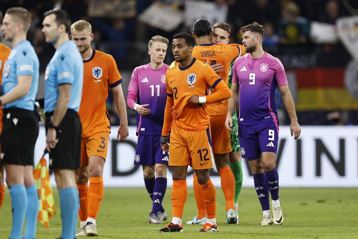 FB体育平台-里尔球员寻求战术突破口,渴望反败为胜