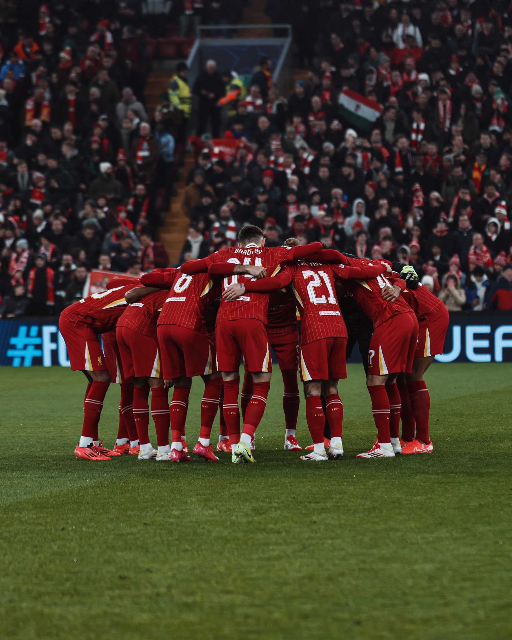 FB体育平台-利物浦球员在比赛中大放异彩,获得赞誉