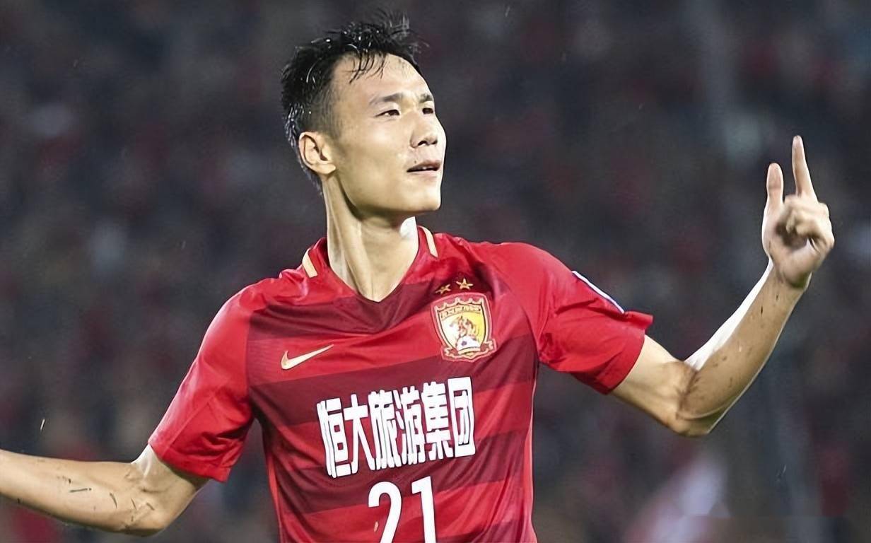 广州恒大斗志昂扬,誓要捍卫榜首实力 广州恒大斗志昂扬,誓要捍卫榜首实力