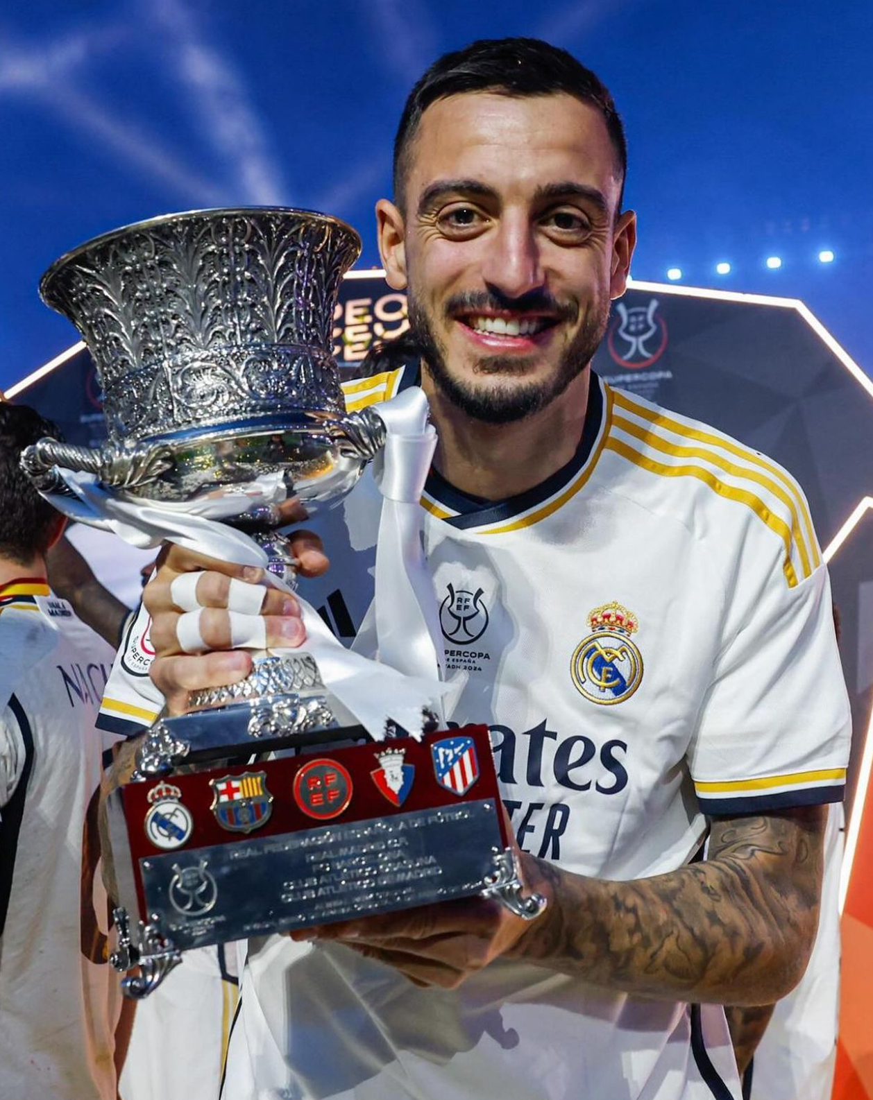 西班牙选手突围摘得马术金牌 西班牙选手突围摘得马术金牌