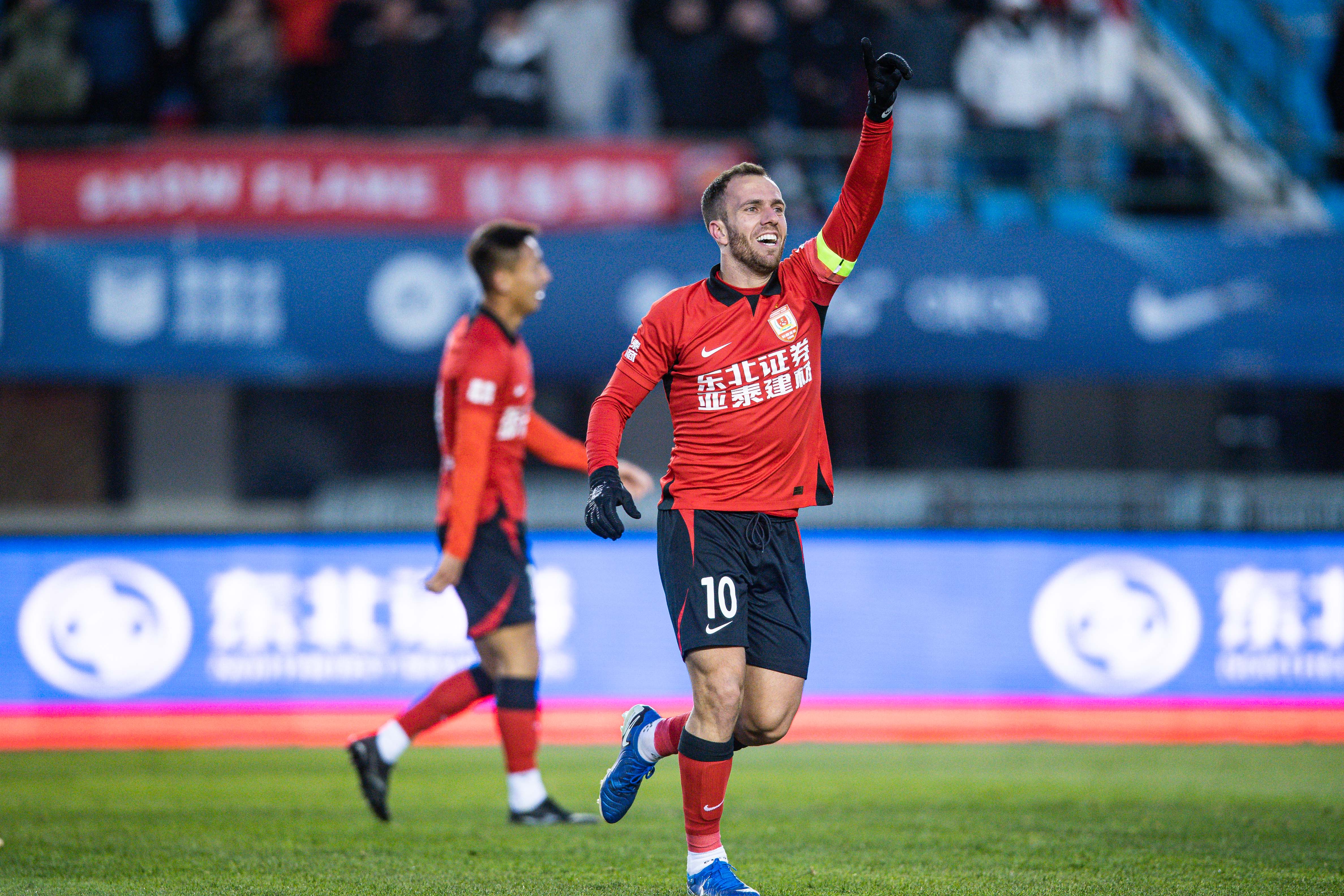 重要比赛临近,球队集训加紧进行 重要比赛临近,球队集训加紧进行