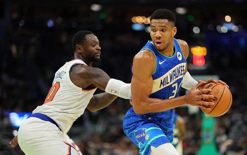 FB体育平台-雄鹿队客场逆转战胜尼克斯队