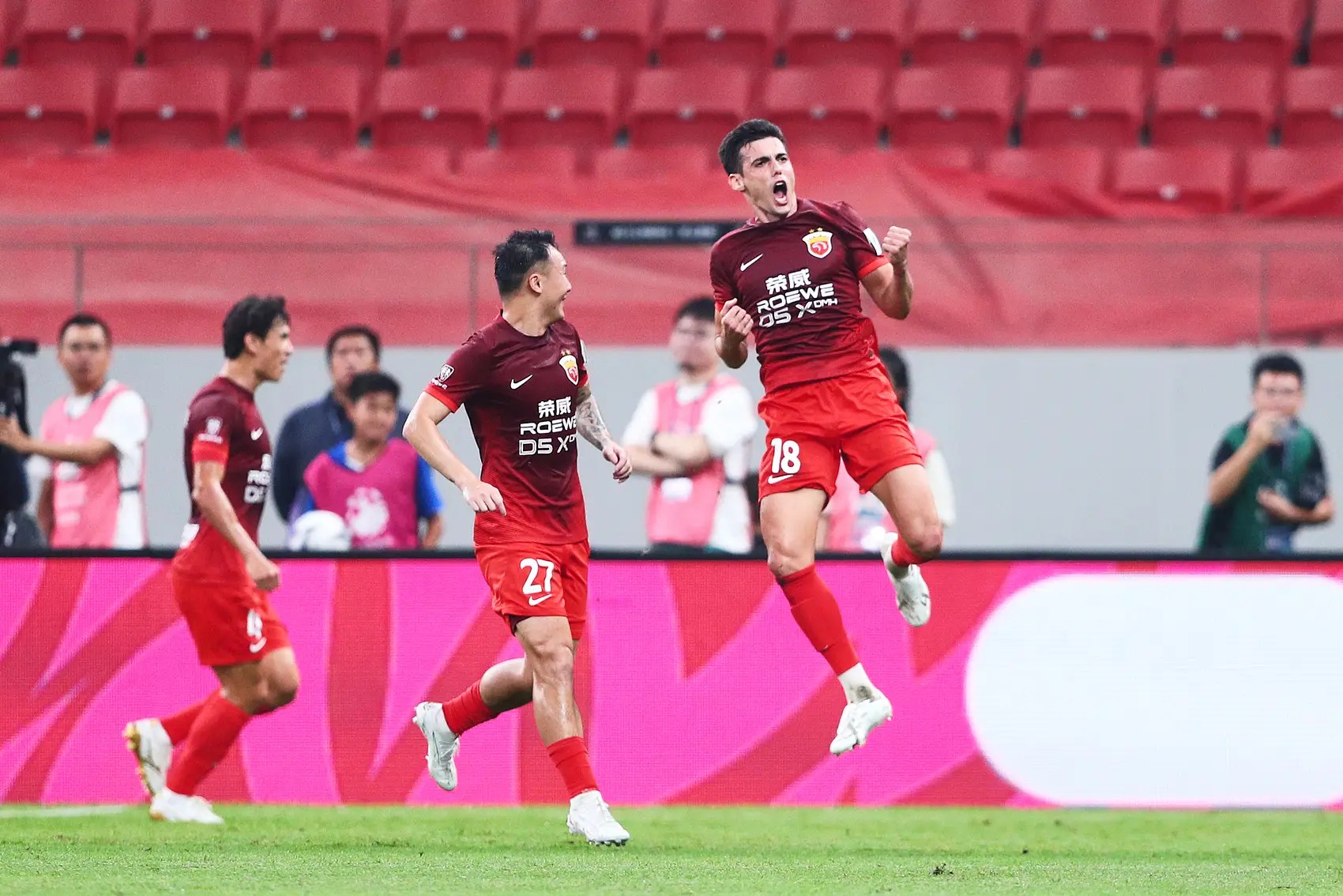 FB体育平台-保持平稳发挥,助球队晋级胜出