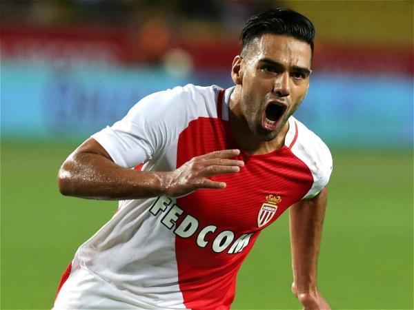 FB体育-亚眠球员被法甲球队看中,转会消息传出