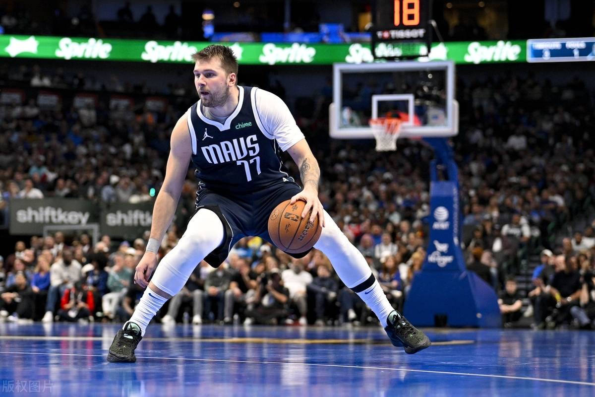 FB体育平台-日本篮球联盟新星崭露头角,引发球迷关注