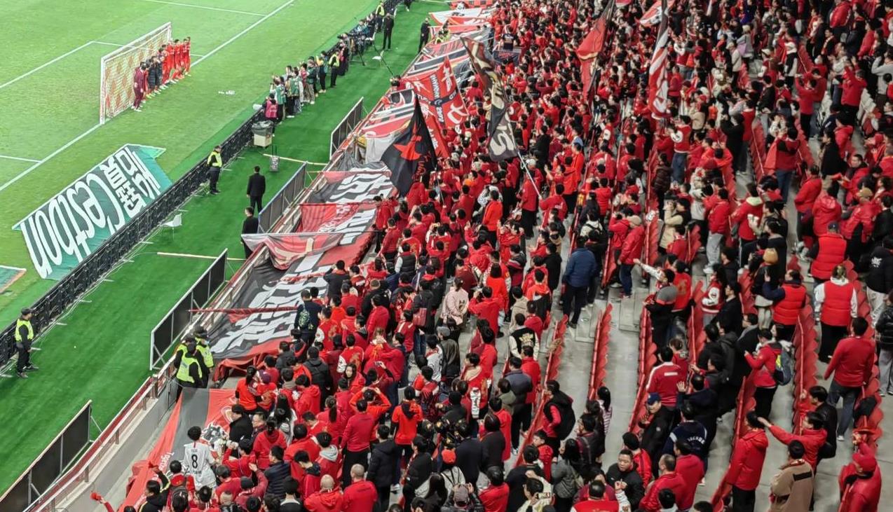 FB体育-上港对阵富力,必须全队团结争取胜利