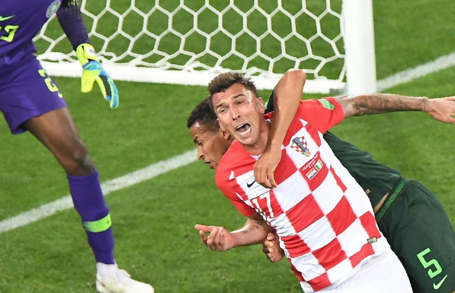 FB体育-韦贾唐萨进球,尼日利亚队惊险击败乌克兰晋级半决赛!