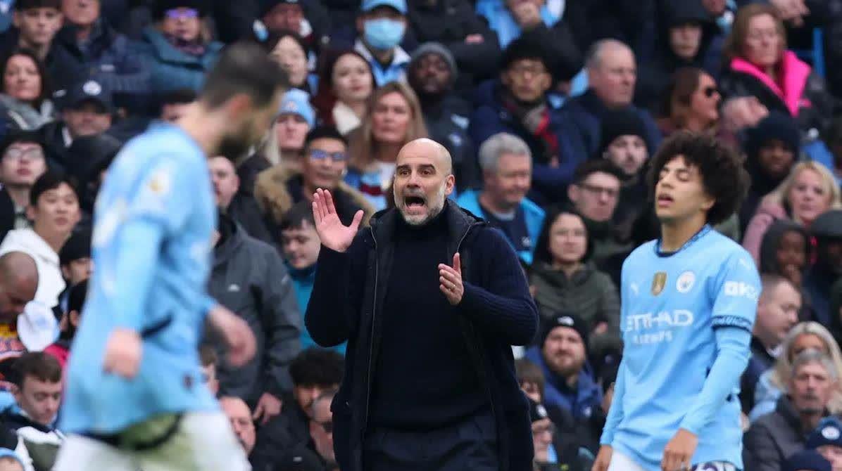 FB体育官方网站-曼城防线多线受困,主帅调整战术保持冷静