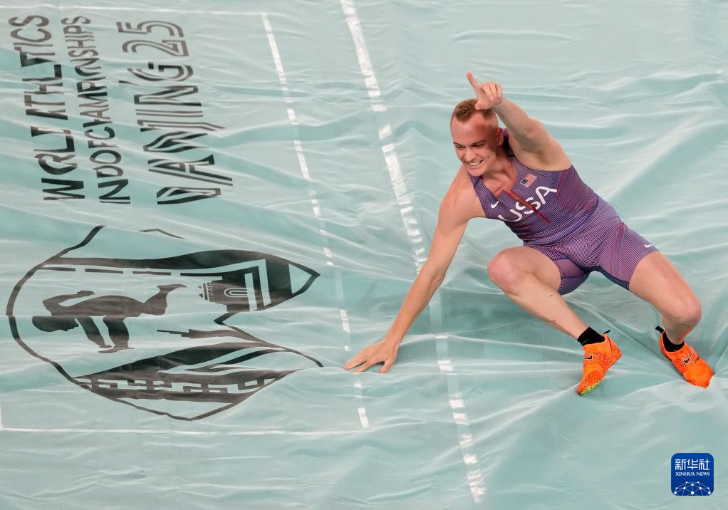 FB体育平台-欧洲田径名将夺得冠军,乌克兰庆祝