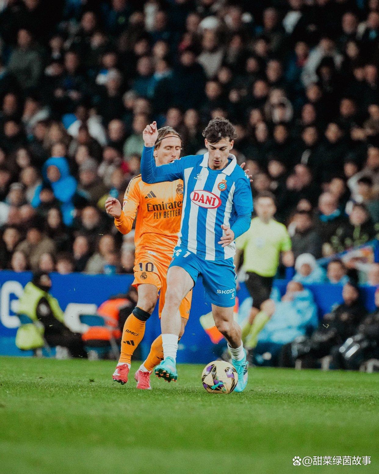 FB体育官网-皇家社会再战江湖,稳定在西甲前列。