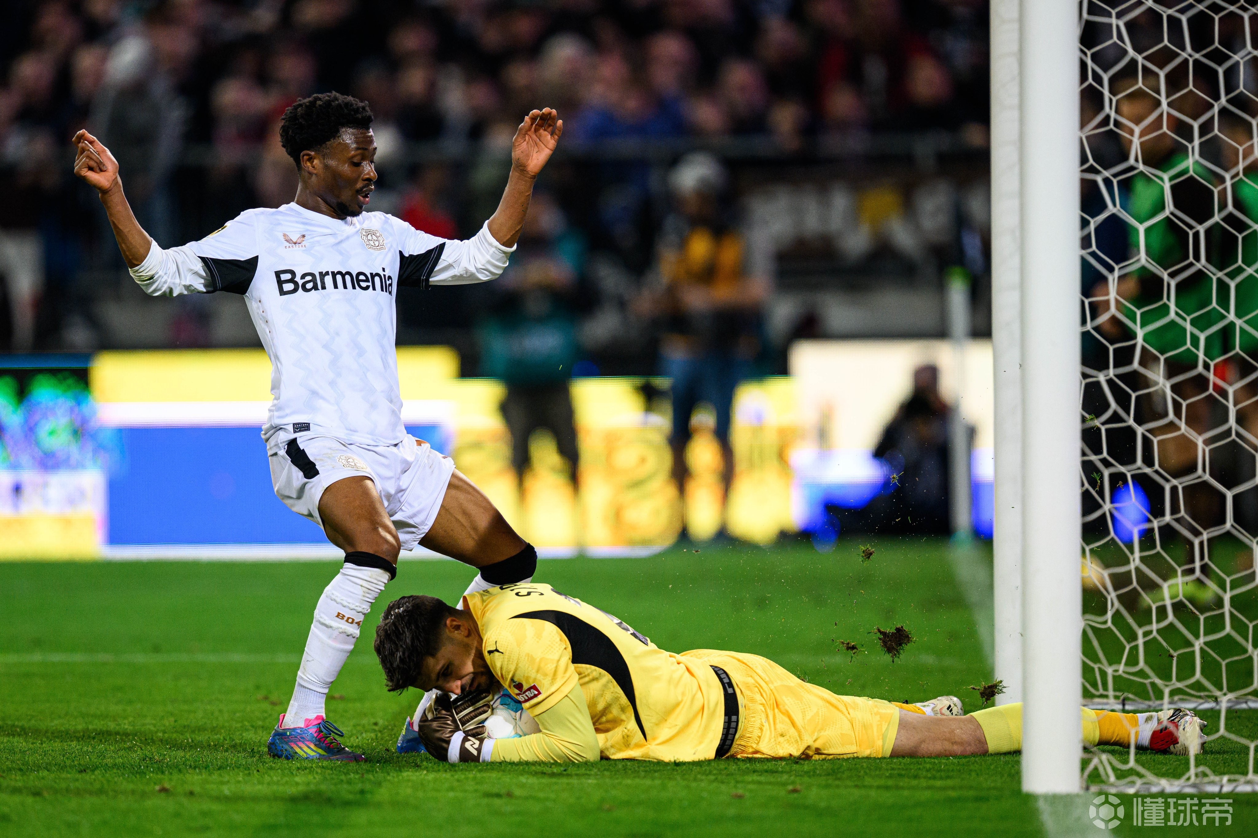 FB体育官方网站-弗赖堡客场逼平勒沃库森,积分榜上升