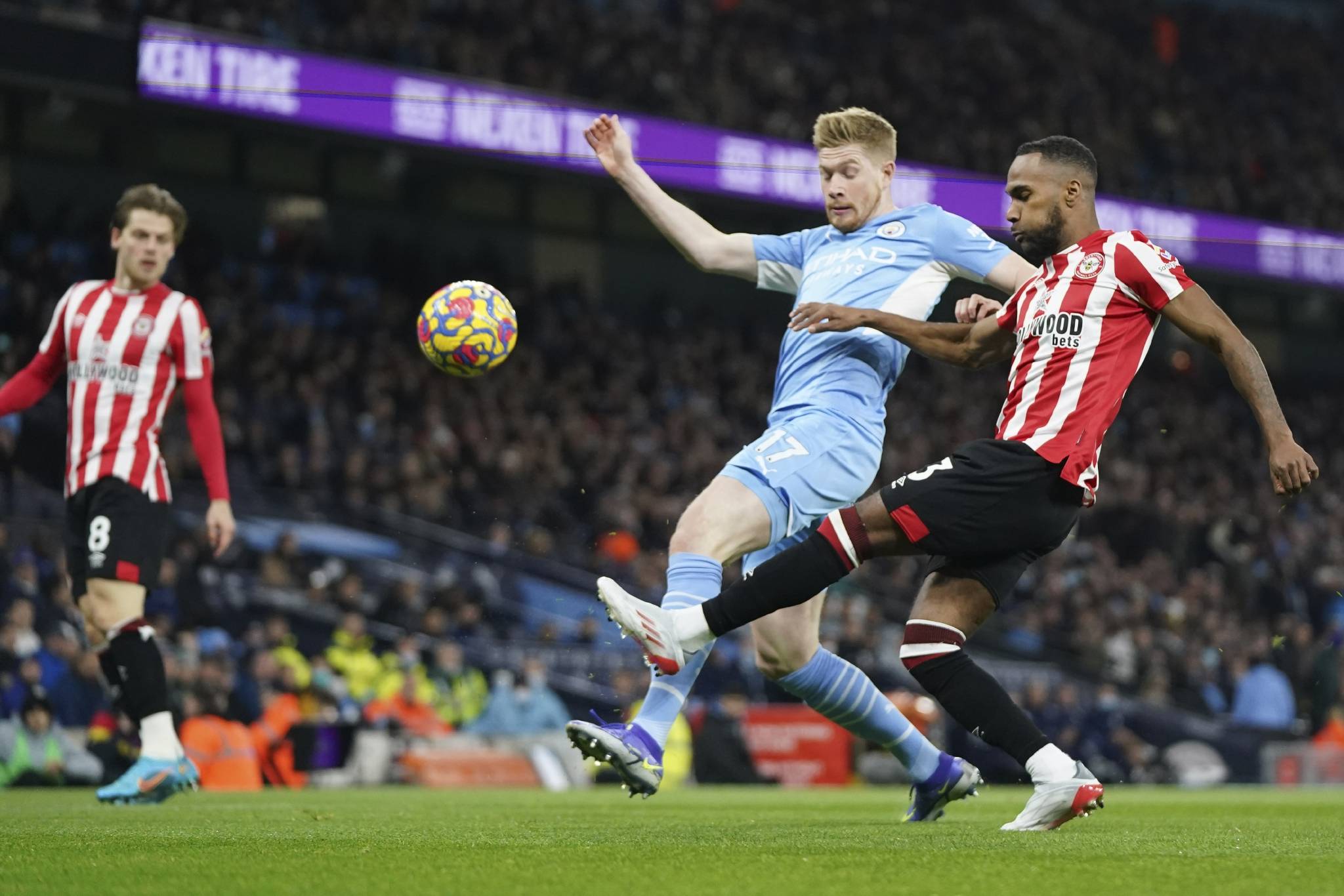 曼彻斯特城遭遇比分逆转，遗憾告负