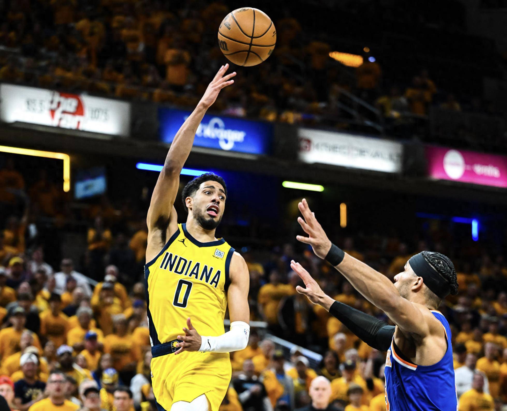 FB体育平台-篮网客场击败尼克斯,继续领跑东部