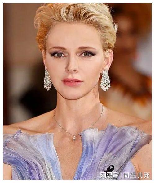 FB体育官网-南非游泳女将表现亮眼,夺金